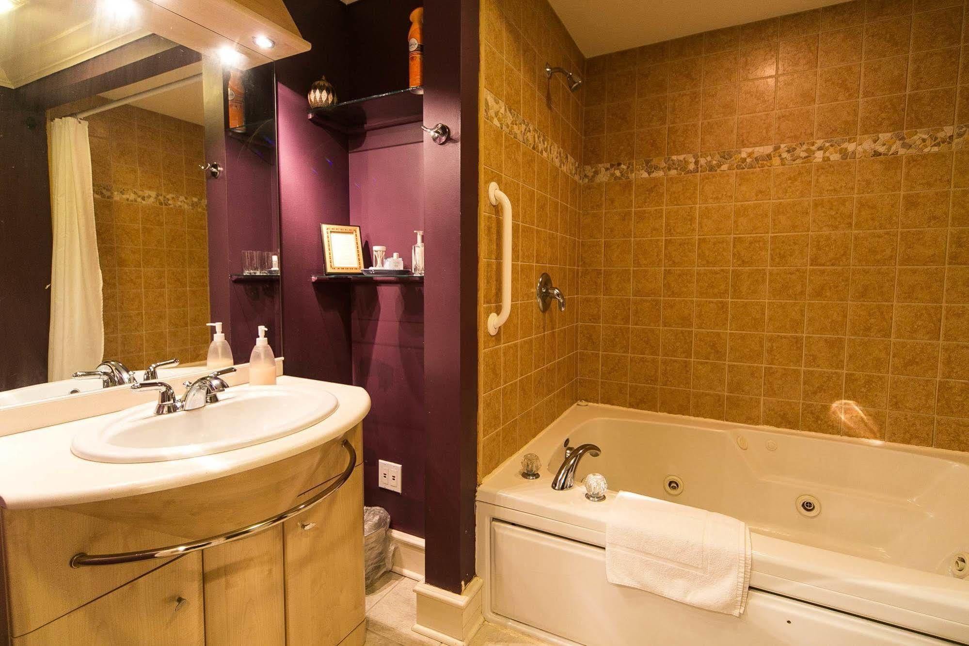 Hidden Garden Cottages & Suites Saugatuck Luaran gambar
