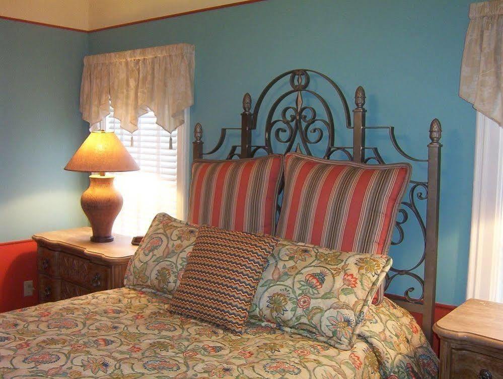 Hidden Garden Cottages & Suites Saugatuck Luaran gambar